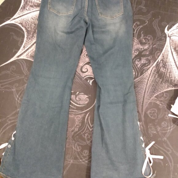 Jeans with bows - Picture 4 of 4